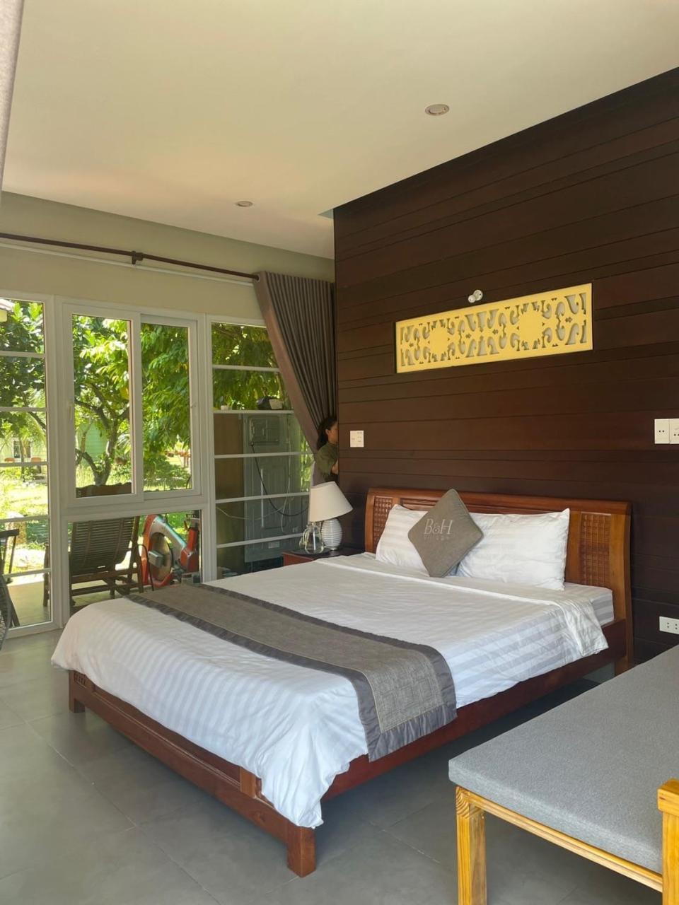 B&H Villa - Villa Has Swimming Pool Lăng Cô Esterno foto